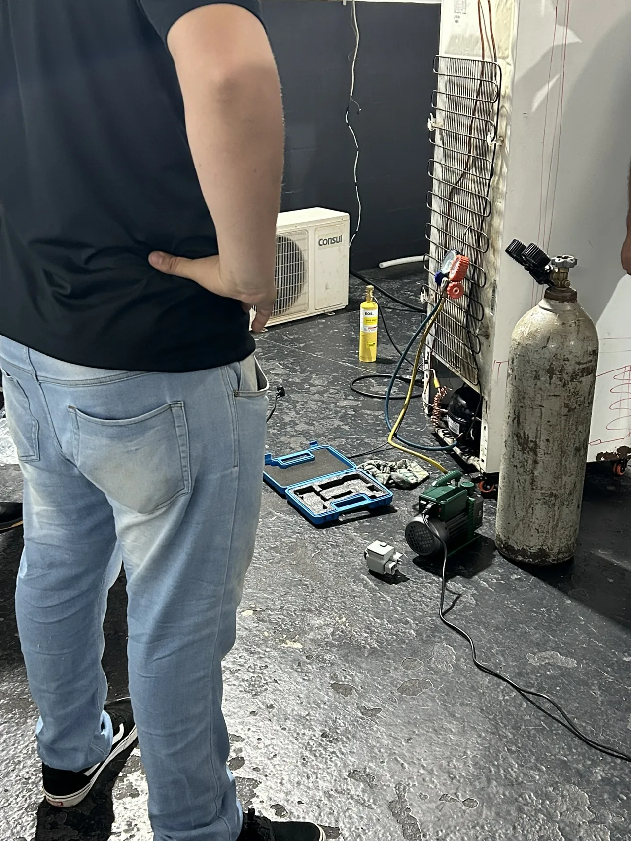 Equipamento de refrigeração e ferramentas utilizados nas aulas práticas da EPR